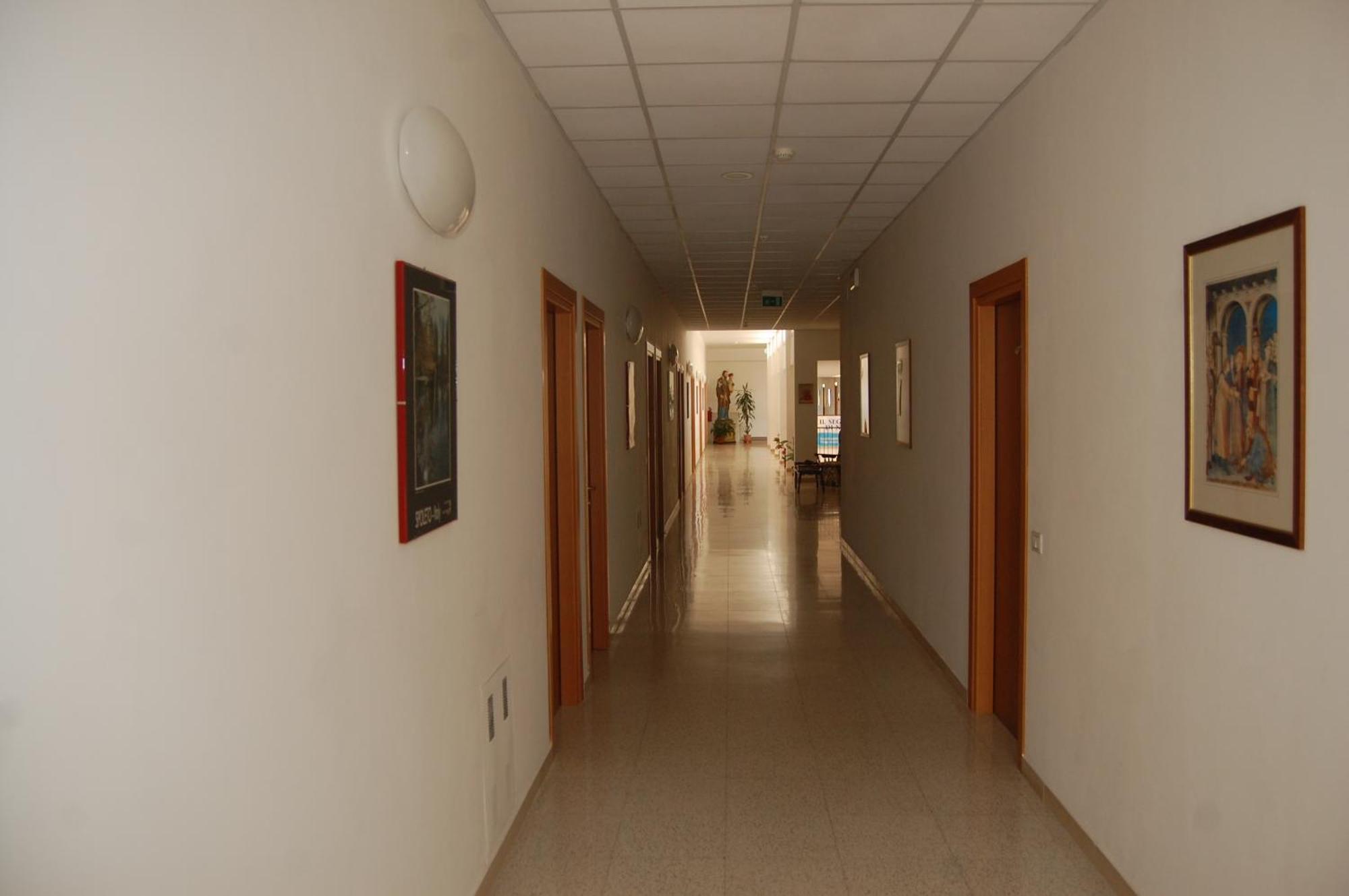 Casa Religiosa Di Ospitalita Nazareno Hotel Spoleto Buitenkant foto