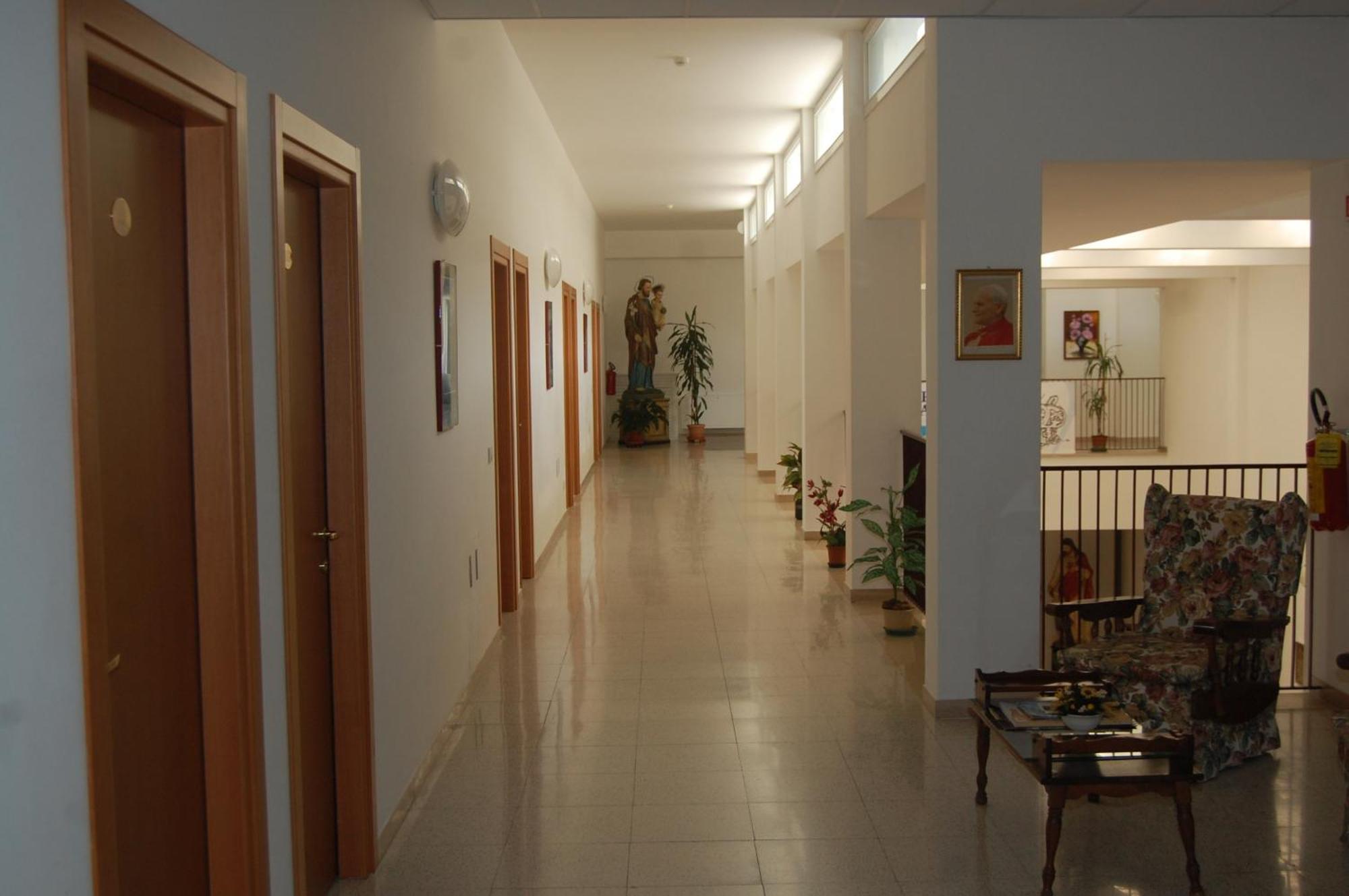 Casa Religiosa Di Ospitalita Nazareno Hotel Spoleto Buitenkant foto