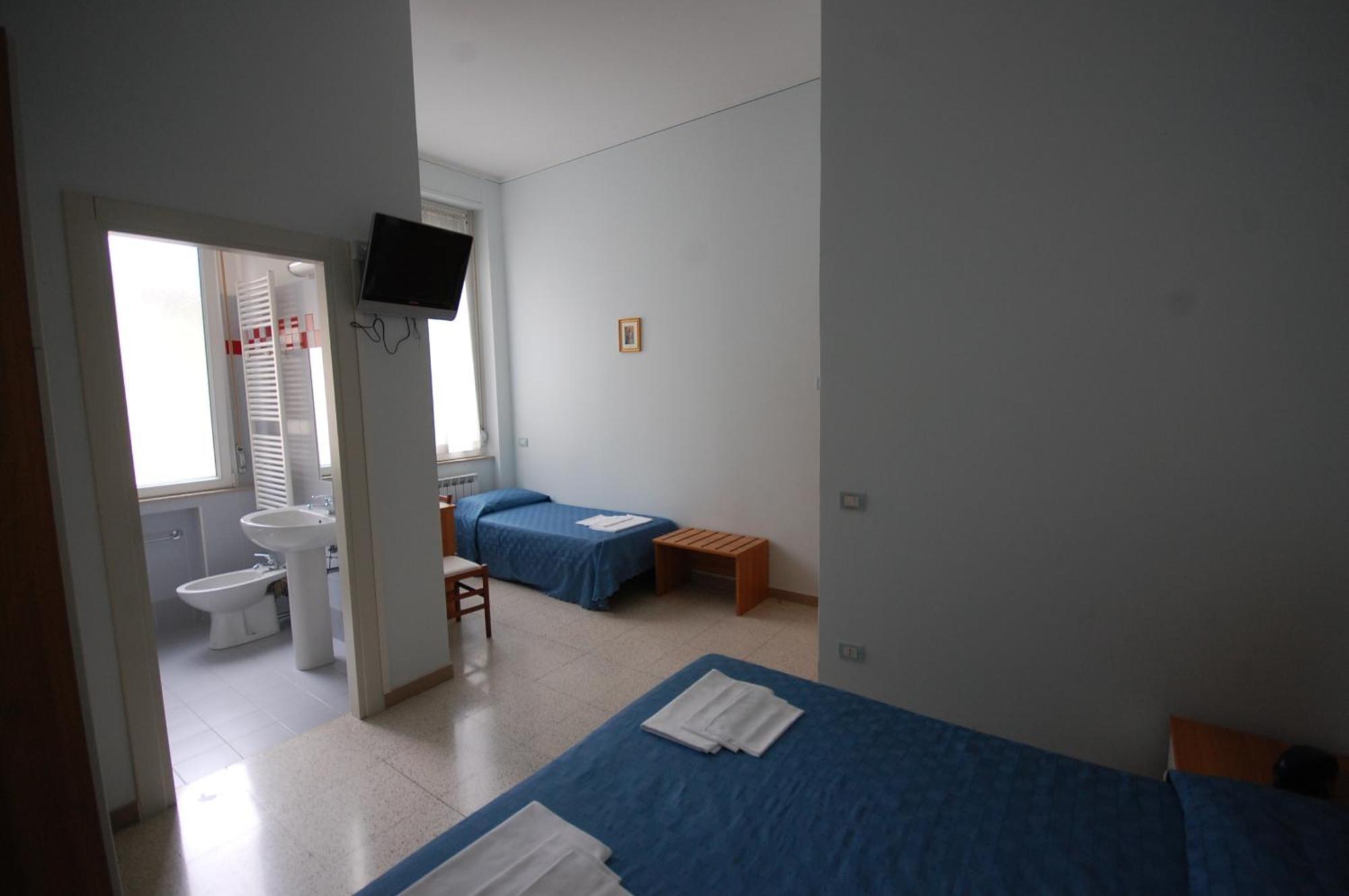 Casa Religiosa Di Ospitalita Nazareno Hotel Spoleto Buitenkant foto