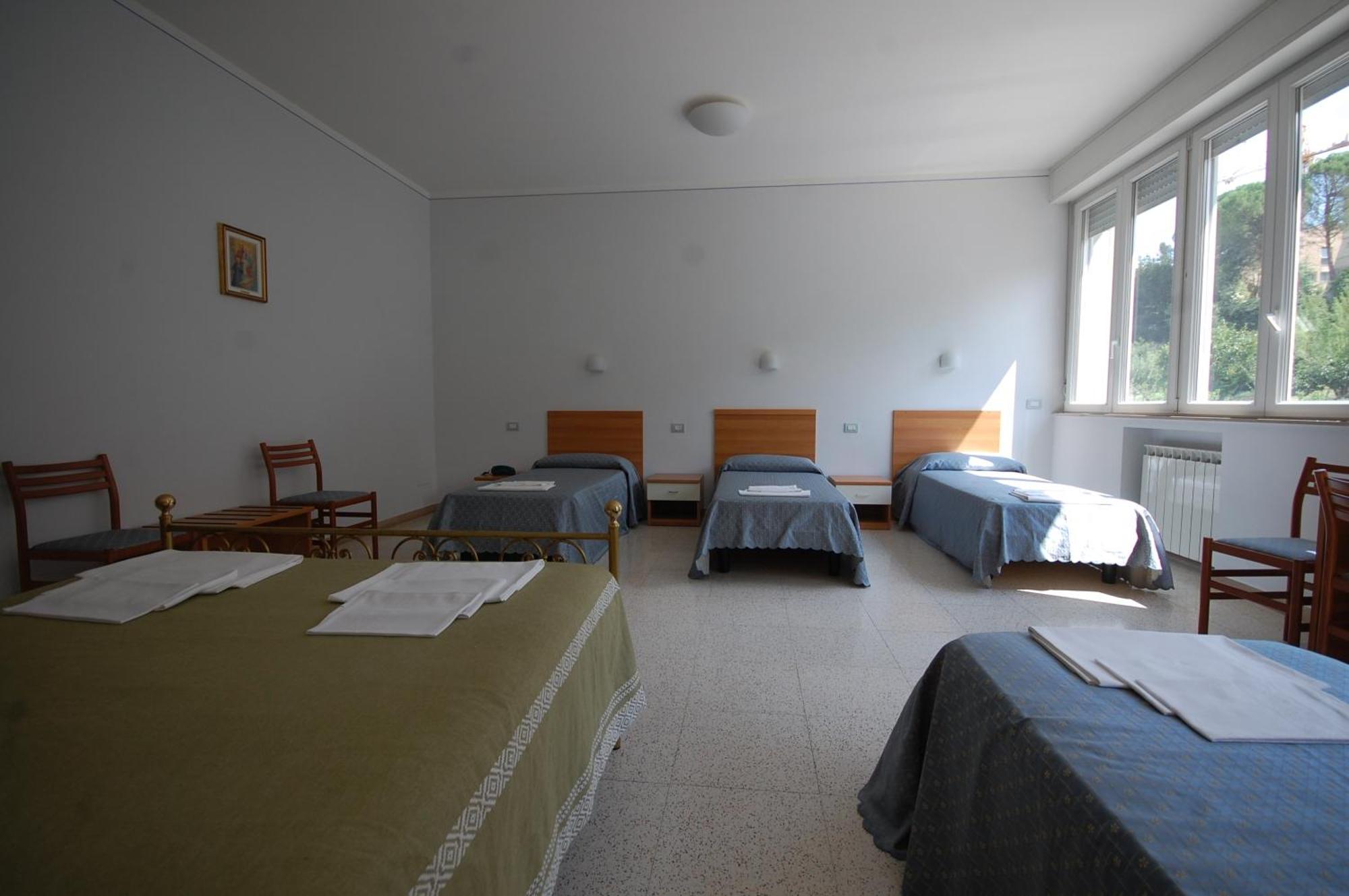 Casa Religiosa Di Ospitalita Nazareno Hotel Spoleto Buitenkant foto