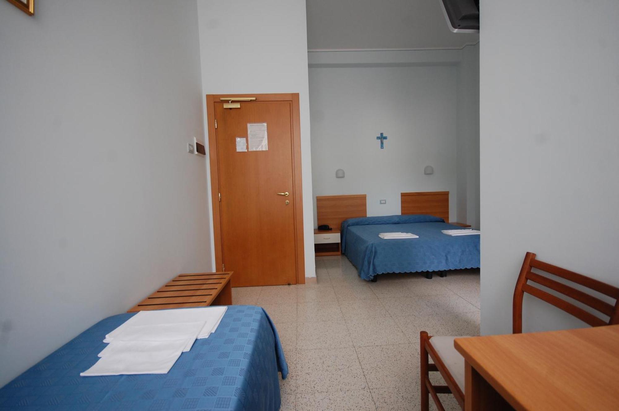 Casa Religiosa Di Ospitalita Nazareno Hotel Spoleto Buitenkant foto