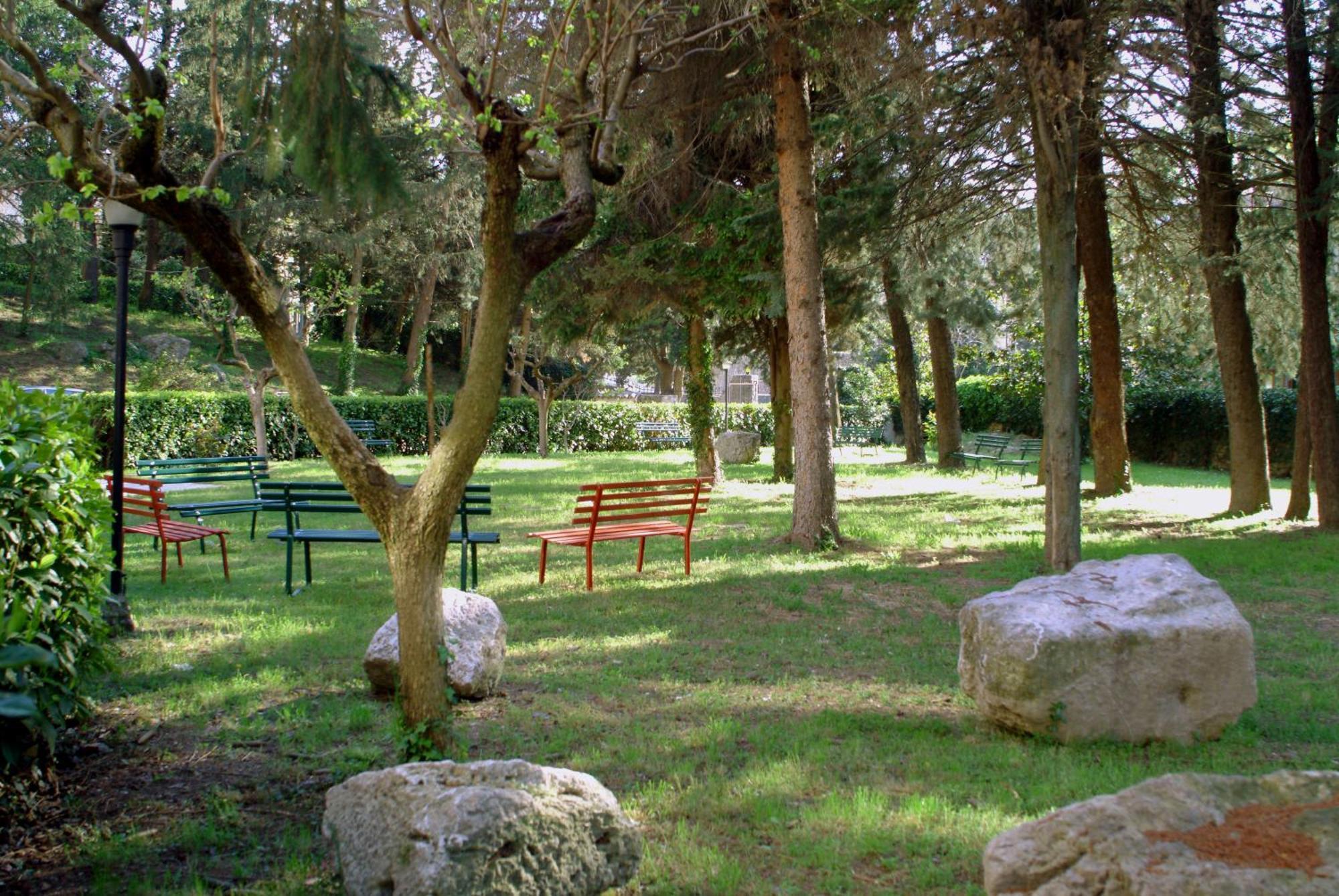 Casa Religiosa Di Ospitalita Nazareno Hotel Spoleto Buitenkant foto